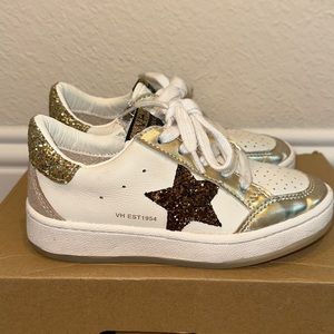 Girls Vintage Havana Janely gold glitter tennis shoes size 1